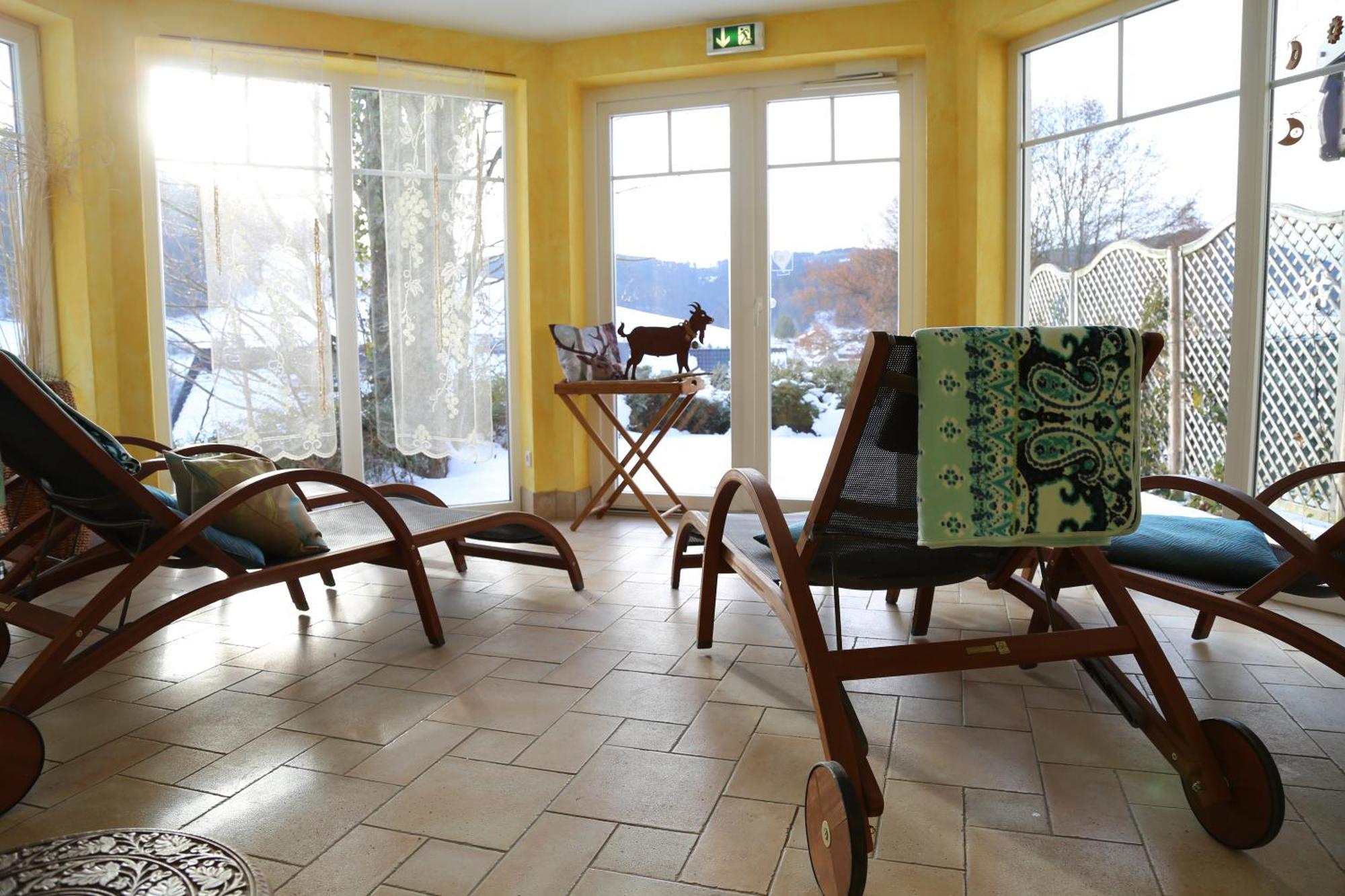 Goldener Hahn B&B Baiersbronn - Ferienwohnungen Mit Hotel Service Nahe Gartenschau Tal X מראה חיצוני תמונה