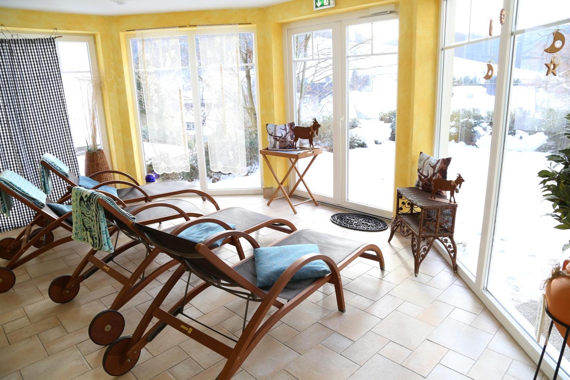 Goldener Hahn B&B Baiersbronn - Ferienwohnungen Mit Hotel Service Nahe Gartenschau Tal X מראה חיצוני תמונה
