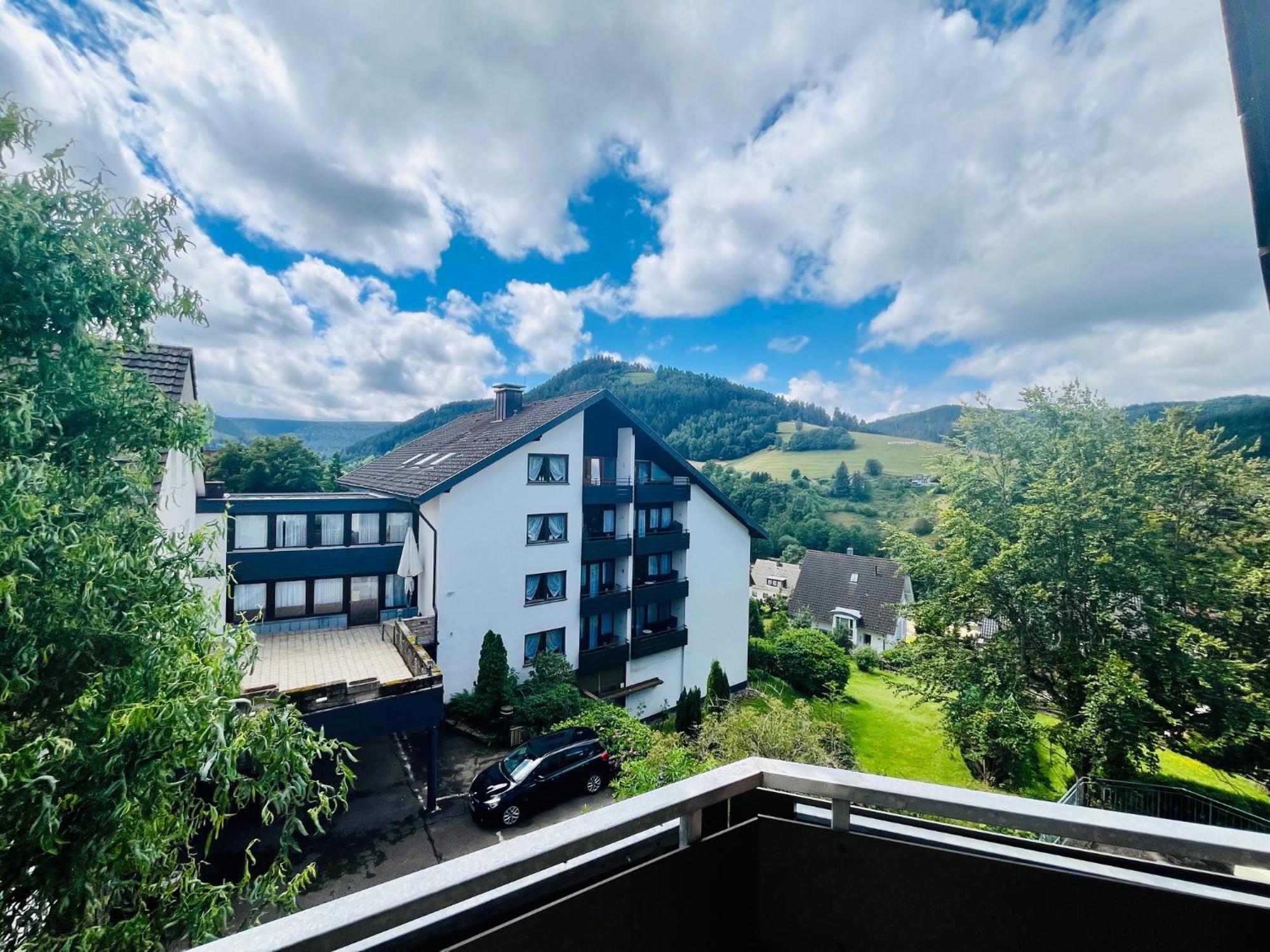 Goldener Hahn B&B Baiersbronn - Ferienwohnungen Mit Hotel Service Nahe Gartenschau Tal X מראה חיצוני תמונה