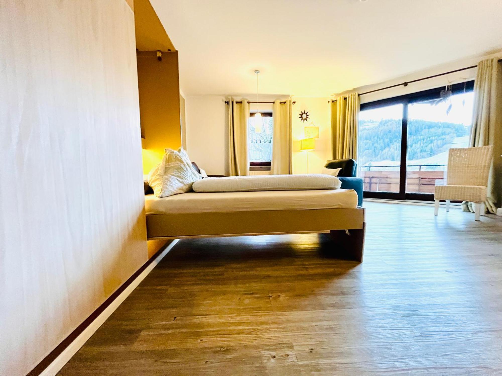 Goldener Hahn B&B Baiersbronn - Ferienwohnungen Mit Hotel Service Nahe Gartenschau Tal X חדר תמונה