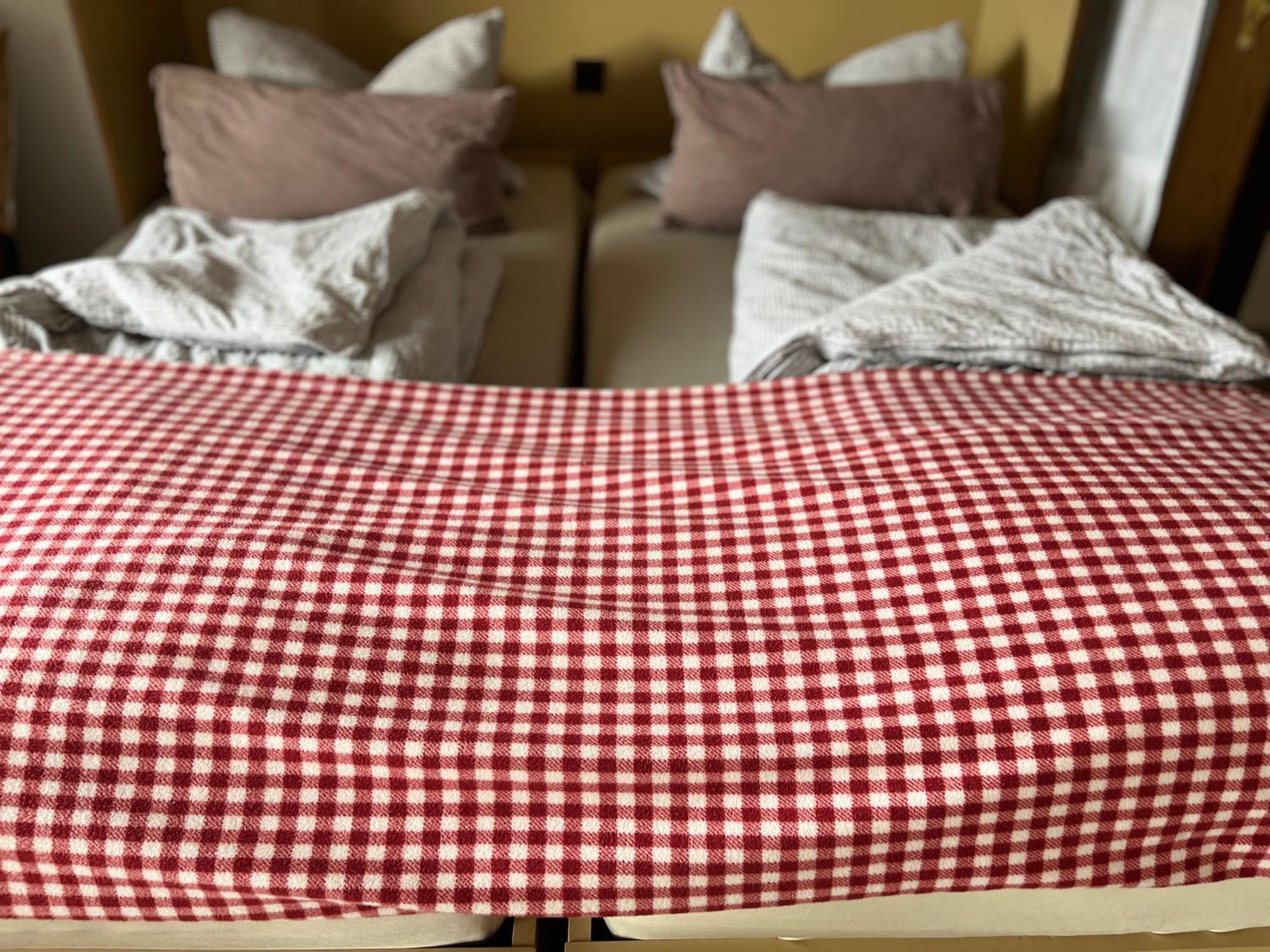 Goldener Hahn B&B Baiersbronn - Ferienwohnungen Mit Hotel Service Nahe Gartenschau Tal X חדר תמונה